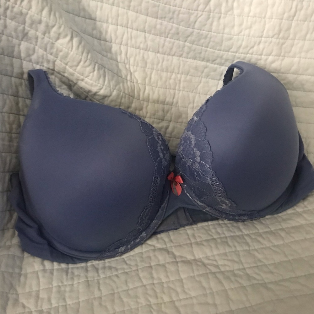 (body) Victoria’s Secret bra 38D